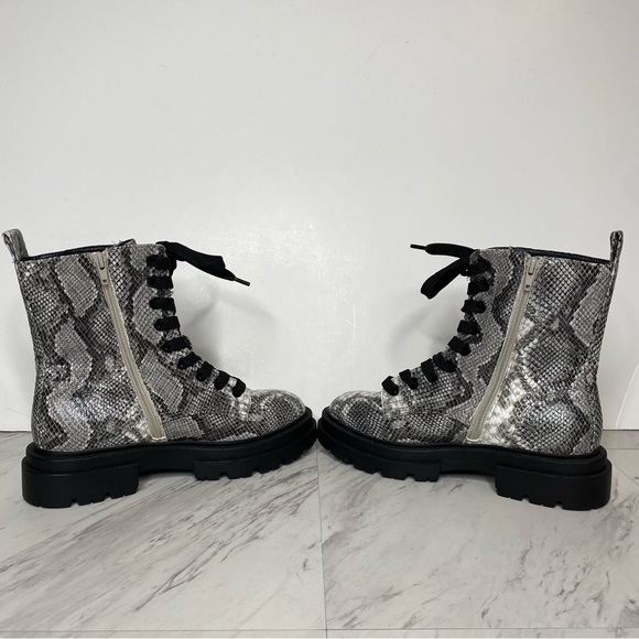 New! DV Dolce Vita Flume Snakeskin Faux Leather Lace Up Bootie 8 1/2 - Picture 5 of 14